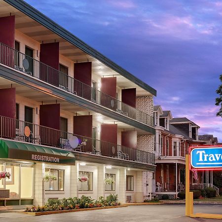 Travelodge By Wyndham Chambersburg Exteriör bild