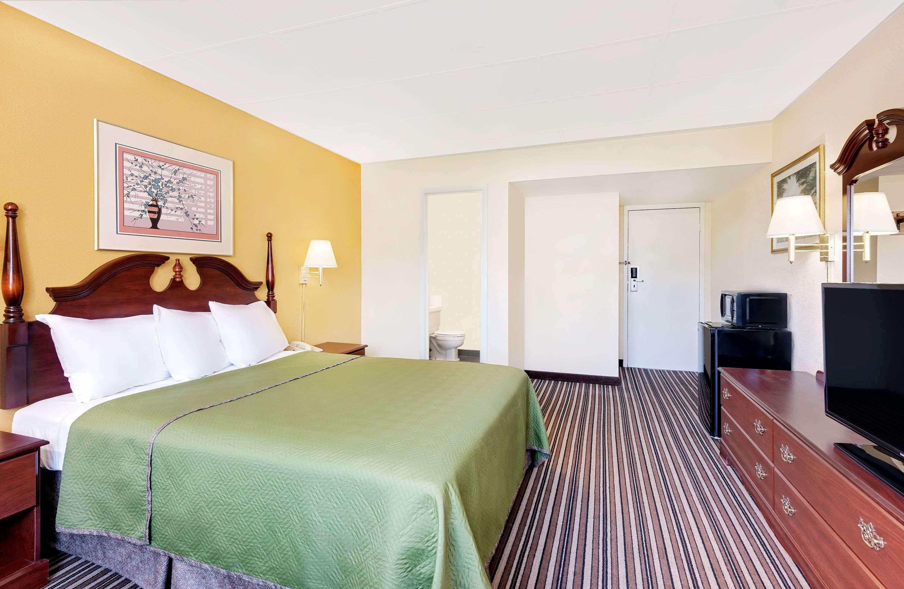 Travelodge By Wyndham Chambersburg Exteriör bild