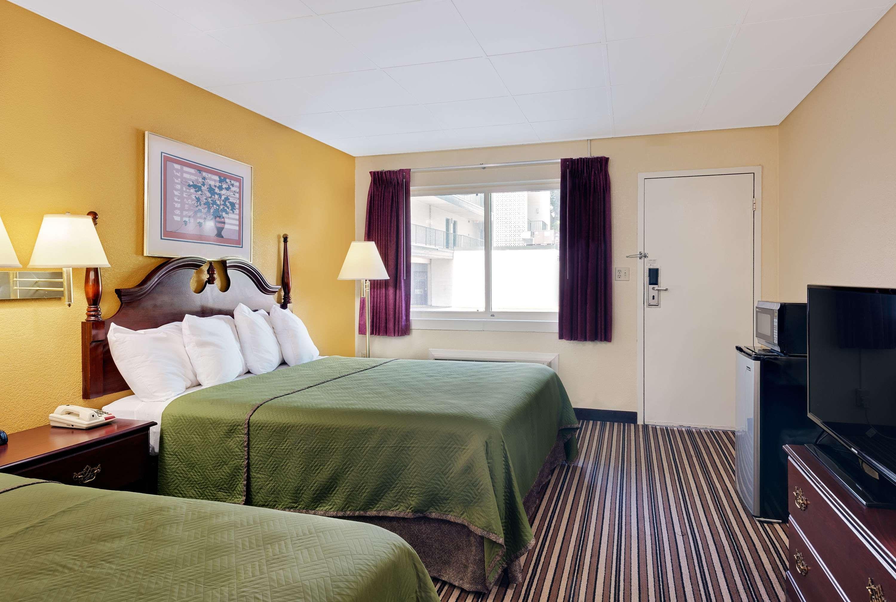 Travelodge By Wyndham Chambersburg Exteriör bild